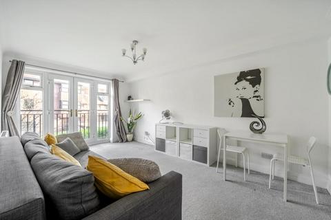 1 bedroom flat for sale, Station Road,  Henley,  RG9