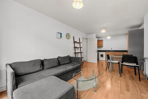 2 bedroom flat to rent, Norman Road, Greenwich, London