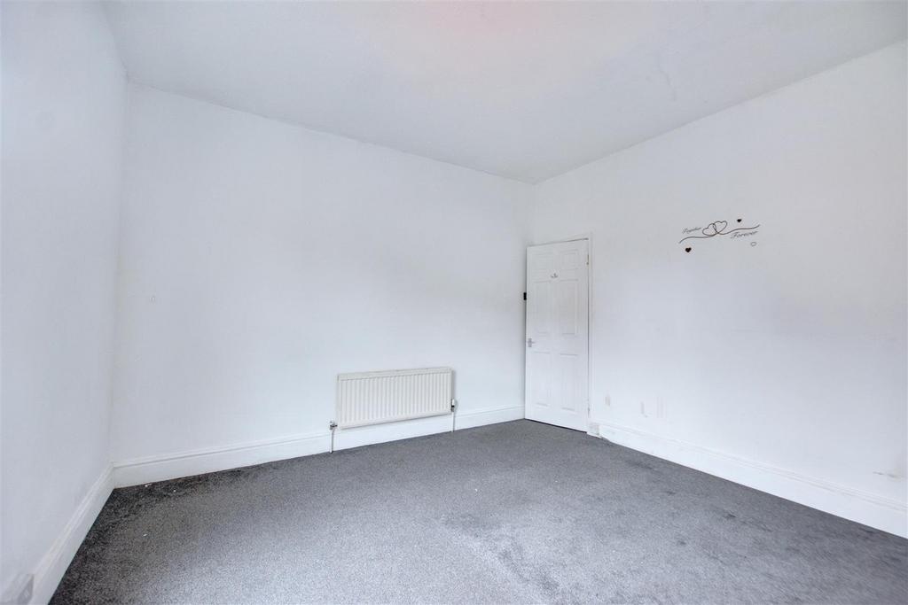 Bedroom 1 2.jpeg