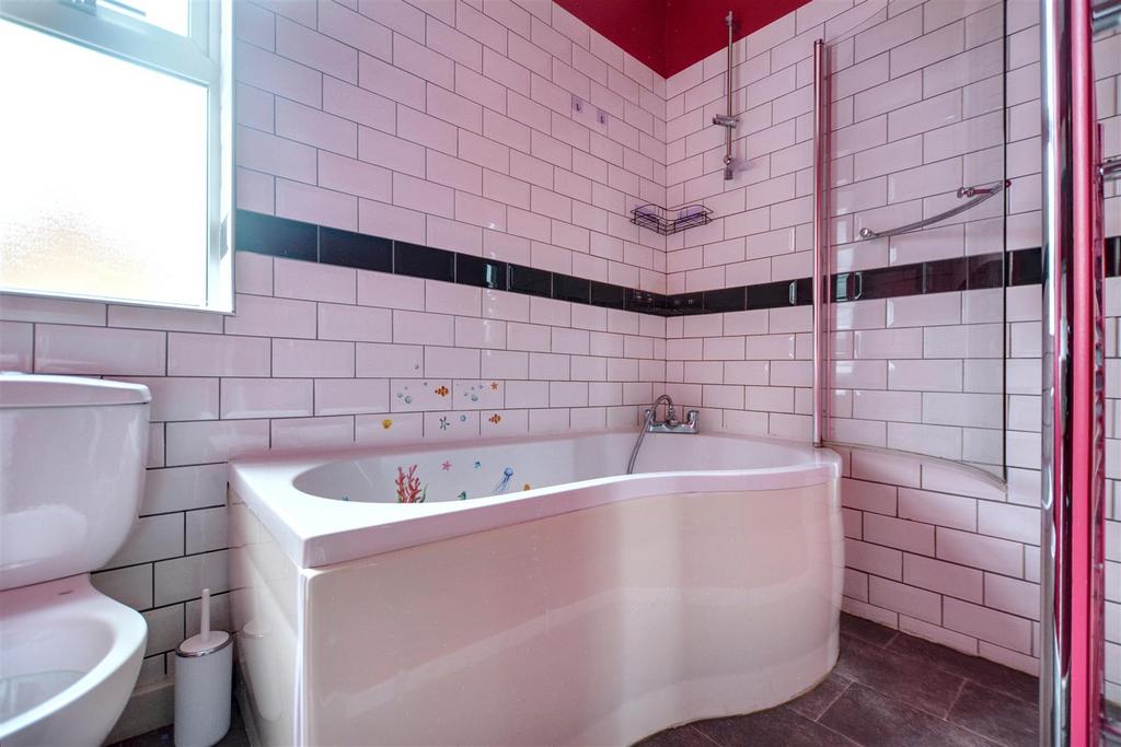 Bathroom 2.jpeg