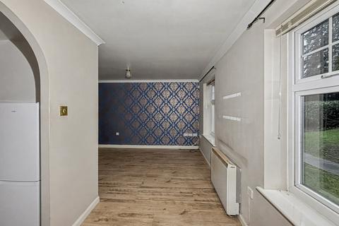 2 bedroom flat for sale, Dixon Green Drive, Farnworth, Bolton, BL4