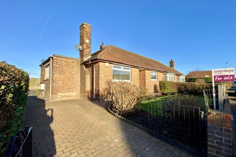 2 bedroom semi-detached bungalow for sale, Hepworth Drive, Mirfield