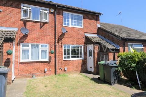 2 bedroom end of terrace house to rent, Repton Close Luton LU3 3UL