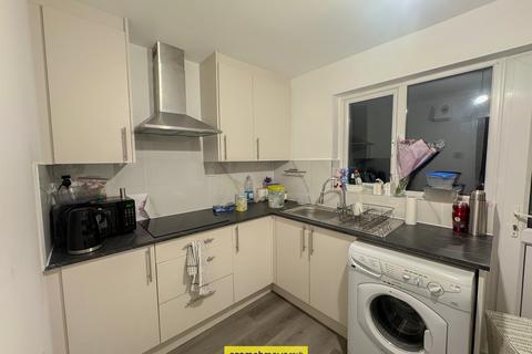 2 bedroom end of terrace house to rent, Repton Close Luton LU3 3UL