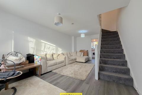 2 bedroom end of terrace house to rent, Repton Close Luton LU3 3UL