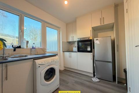 2 bedroom end of terrace house to rent, Repton Close Luton LU3 3UL