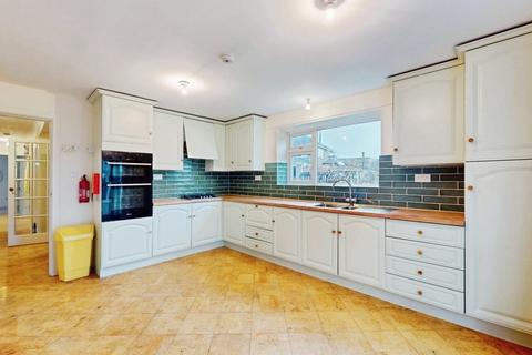 undefined, Ghyll Mount, Yeadon