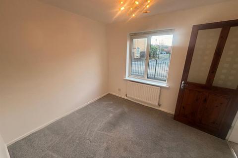 3 bedroom detached house to rent, Rolls Crescent, Hulme, Manchester