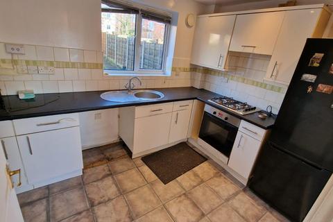3 bedroom detached house to rent, Rolls Crescent, Hulme, Manchester