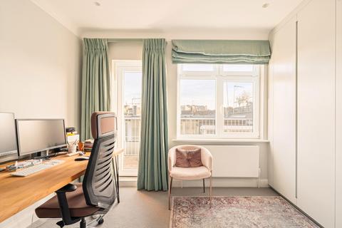4 bedroom townhouse to rent, Astell Street, London, SW3