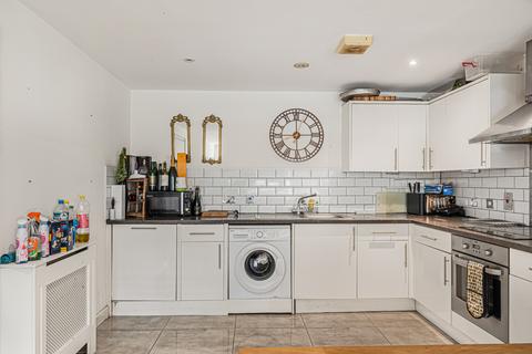 2 bedroom flat for sale, Alana Heights, 154 Kings Head Hill, E4 7NU