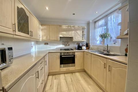 4 bedroom end of terrace house for sale, The Limes, Stony Stratford, Milton Keynes