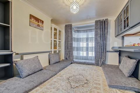 3 bedroom semi-detached house for sale, Chartley Avenue, London, NW2