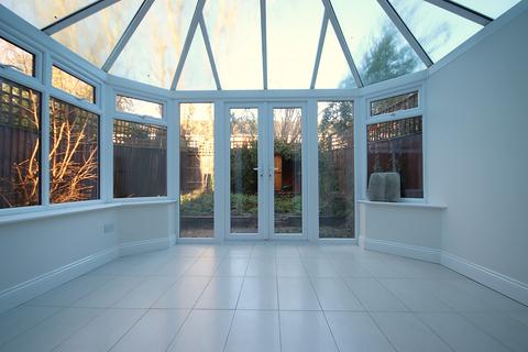 3 bedroom semi-detached house for sale, Woodbury Close, Maidenhead