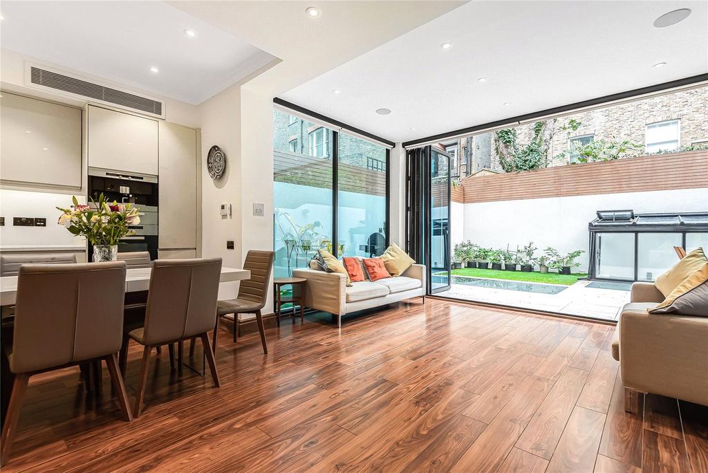 Kitchen/ Reception