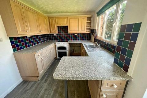3 bedroom detached house to rent, The Mount, Ringwood, BH24