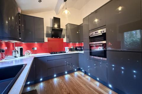 2 bedroom character property for sale, Sunside Cottages, Birdsedge, Huddersfield HD8 8XW