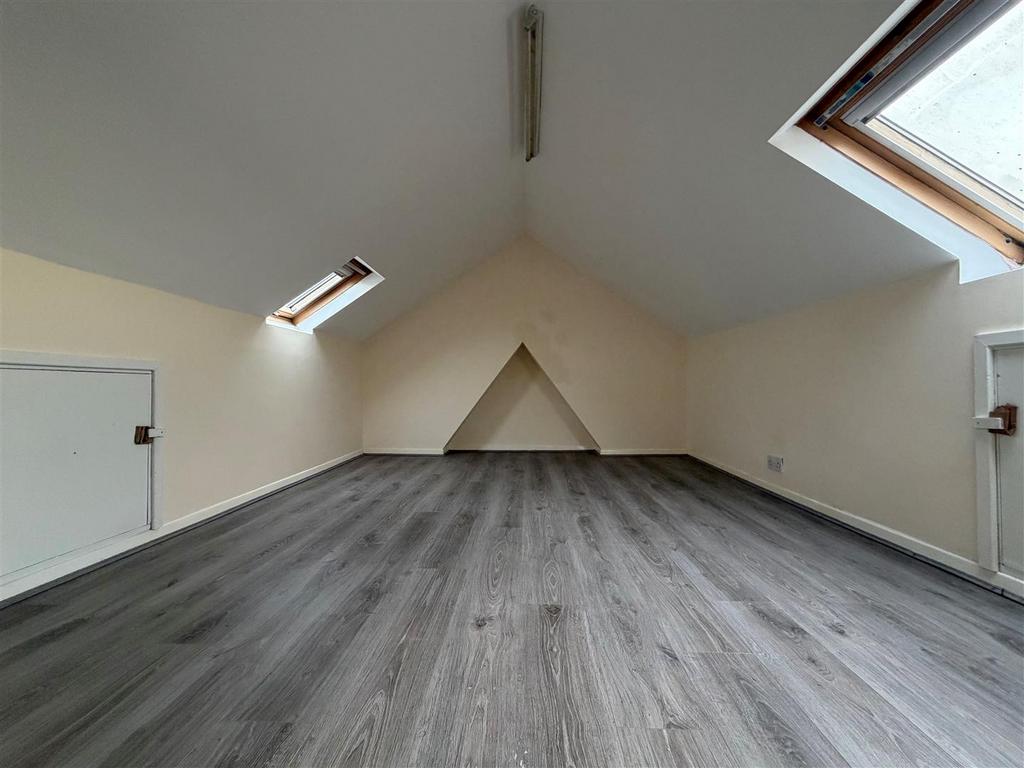 Loft Room.jpg