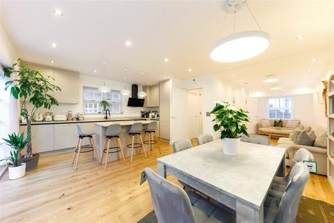 5 bedroom end of terrace house to rent, Restoration Square, London, SW11