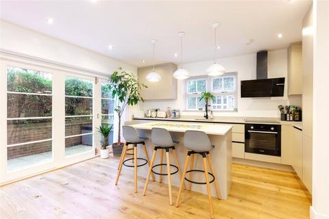 5 bedroom end of terrace house to rent, Restoration Square, London, SW11