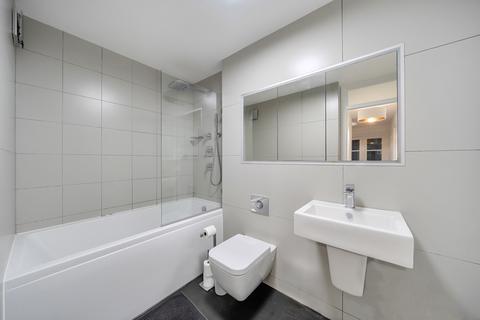 2 bedroom apartment for sale, Murray Road, Northwood