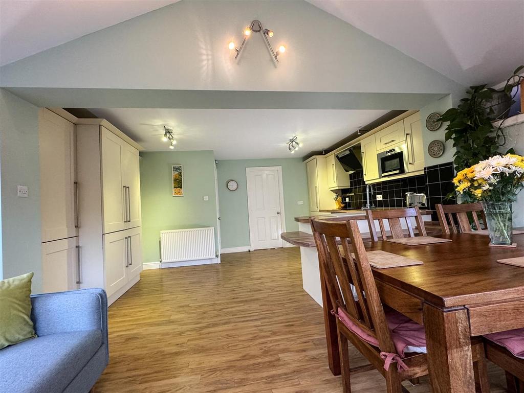 Extended kitchen family room