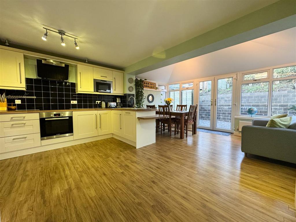 Extended kitchen family room