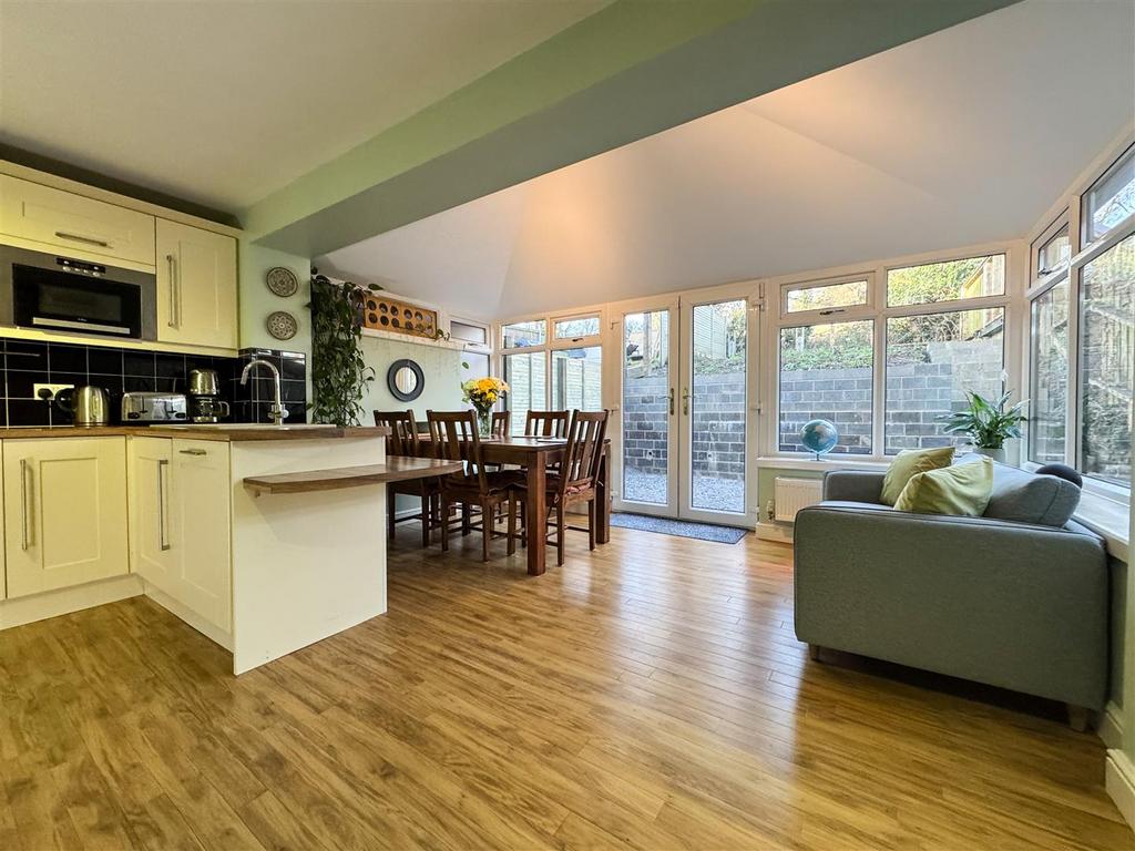 Extended kitchen family room
