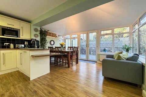 undefined, Don Avenue, Wharncliffe Side, S35