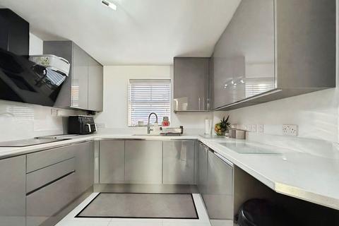 4 bedroom detached house for sale, Victoria Drive, Swadlincote DE11