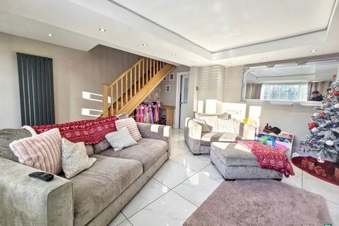 3 bedroom terraced house for sale, River View, Lynemouth, Morpeth, Northumberland, NE61 5TY