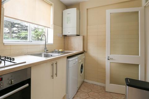 2 bedroom flat to rent, Stoughton Rd, Stoneygate, Leicester, LE2