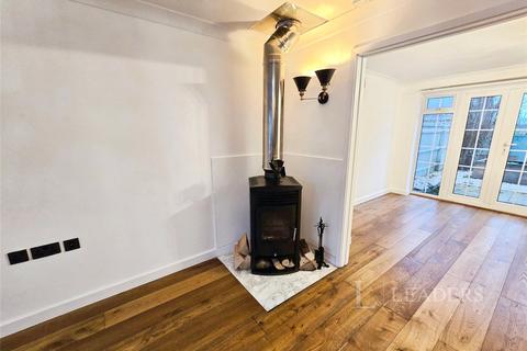 5 bedroom detached house to rent, Elm Road, SN7
