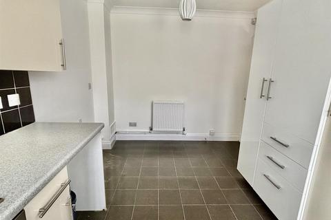 3 bedroom end of terrace house to rent, Conway Mews, Chatham