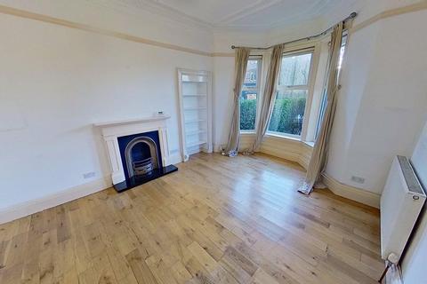 2 bedroom flat to rent, Crow Road, Broomhill, GLASGOW, G11