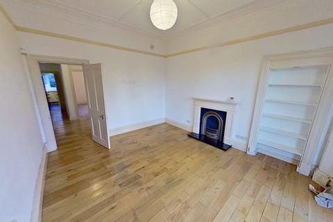 2 bedroom flat to rent, Crow Road, Broomhill, GLASGOW, G11