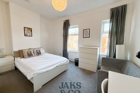 1 bedroom in a house share to rent, Barff Road, Salford M5