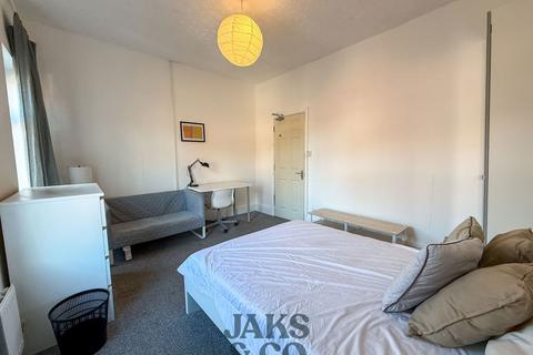 1 bedroom in a house share to rent, Barff Road, Salford M5