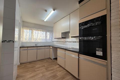 3 bedroom end of terrace house to rent, Brickenden Court, Waltham Abbey, Essex, EN9