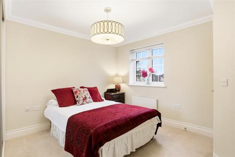 3 bedroom semi-detached house for sale, Stanton Grove, Tadworth