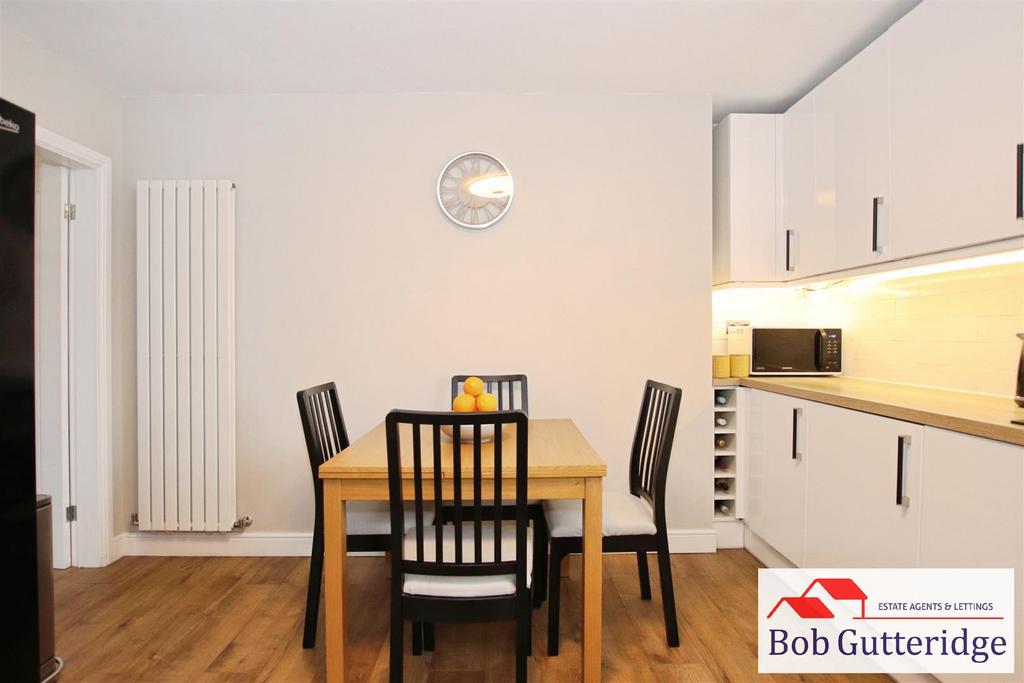 Fitted kitchen / dining room