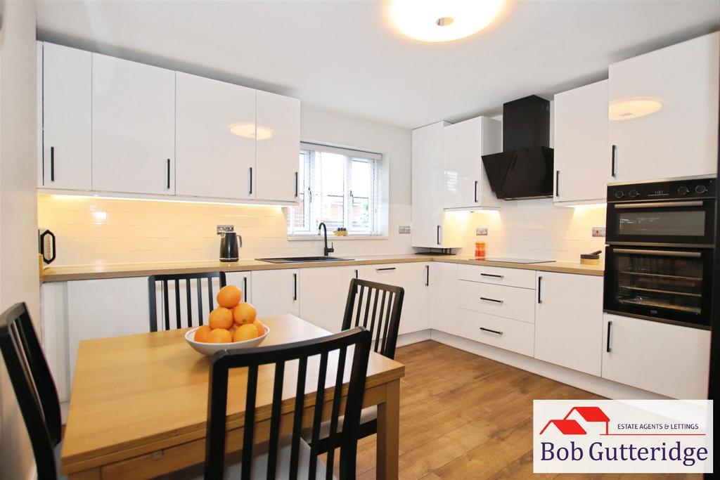 Fitted kitchen / dining room