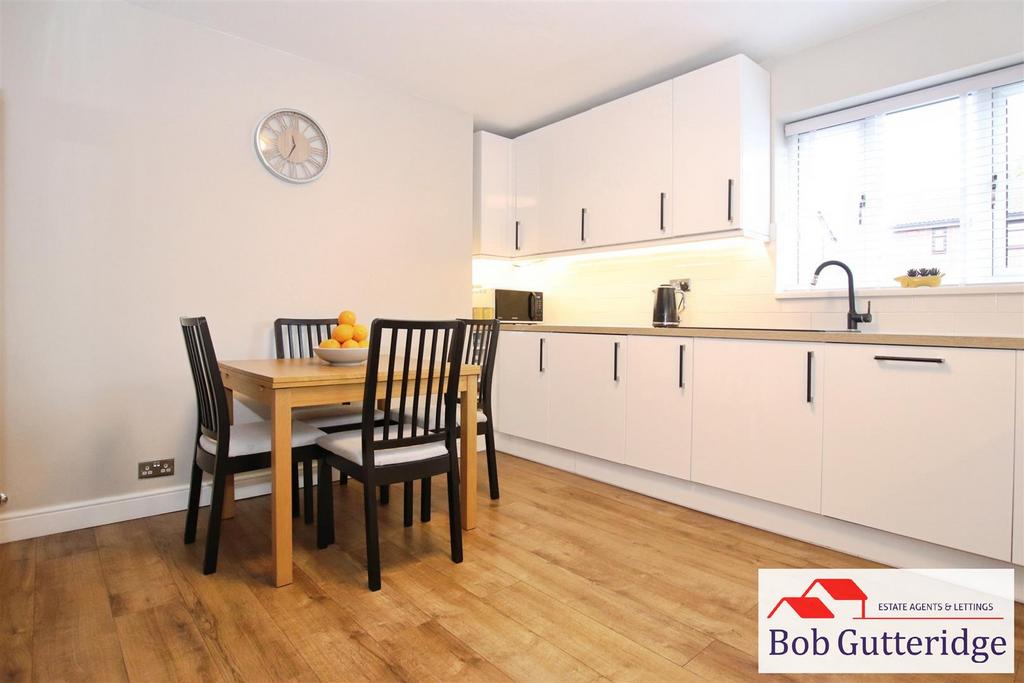 Fitted kitchen / dining room