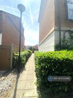 2 bedroom flat to rent, Columbia Road, Broxbourne, EN10