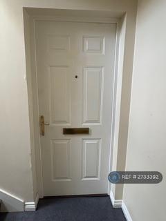 2 bedroom flat to rent, Columbia Road, Broxbourne, EN10