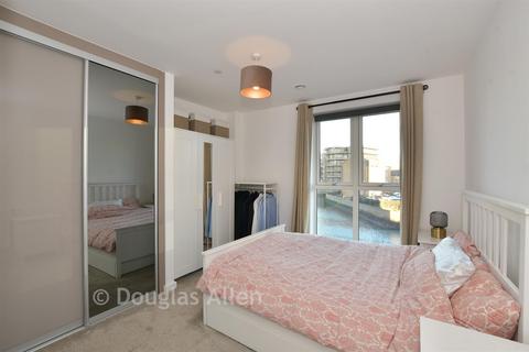 2 bedroom apartment for sale, Drydock Square, Barking, Essex