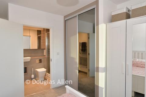 2 bedroom apartment for sale, Drydock Square, Barking, Essex