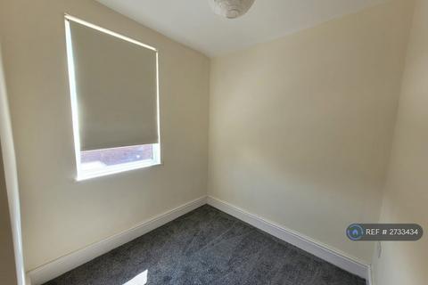 3 bedroom terraced house to rent, Grange Street, Salford, M6