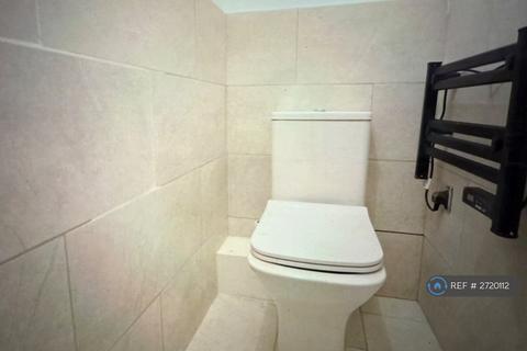 4 bedroom terraced house to rent, Saddlecote Close, Manchester, M8