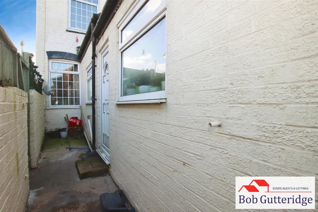 Enclosed rear yard